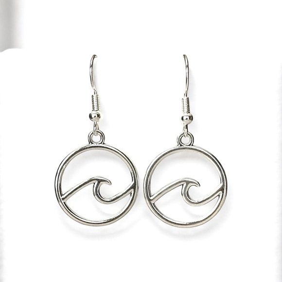 5 For $25💫Silver Ocean Wave Dangles Earrings - Picture 3 of 5